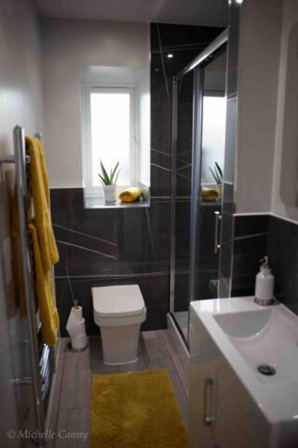 Entire Property Luton 2 Bedroom Apartment Home From Home Great Location Exterior photo